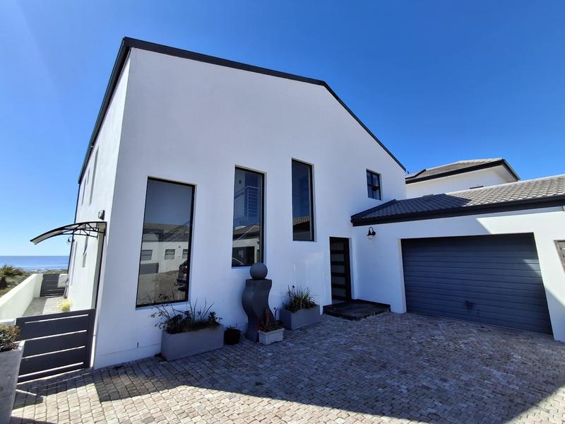 5 Bedroom Property for Sale in Sandy Point Western Cape